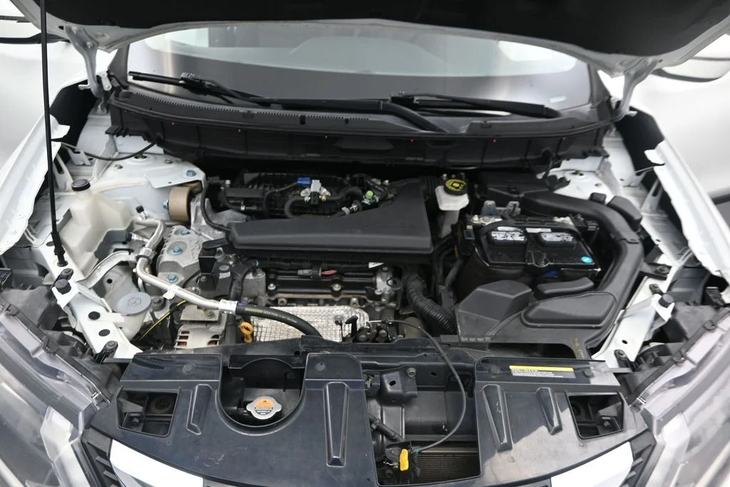 Used 2018 Glacier White Nissan SV image 12