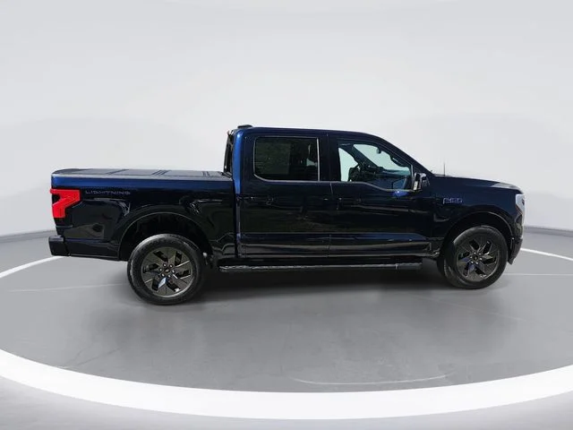 Used 2025 Blue Ford Lariat image 6