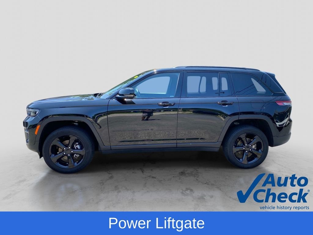 Used 2025 Black Jeep Altitude X image 3