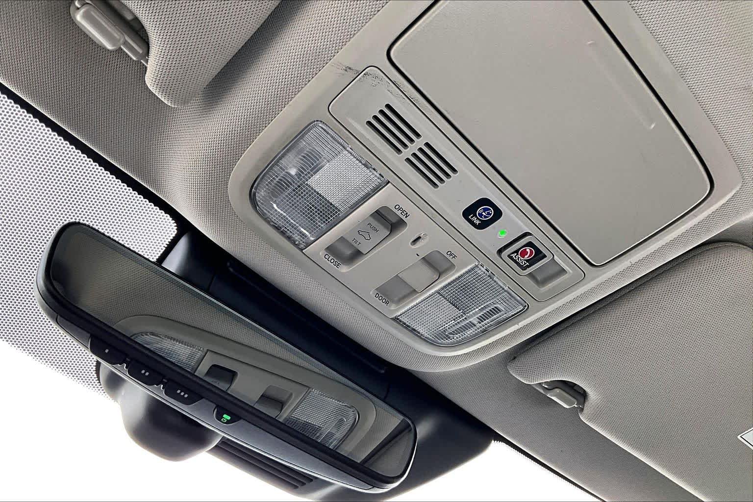 Used 2022 Sonic Gray Pearl Honda Touring image 34
