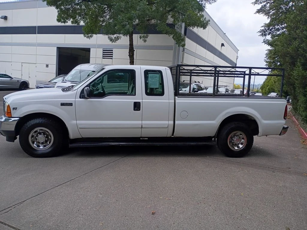 Used 2001 Oxford White Clearcoat Ford XL image 7