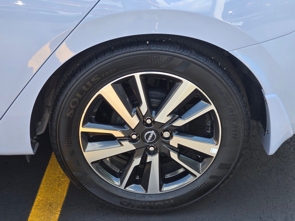 2025 Nissan Versa Sedan SV - Photo 13