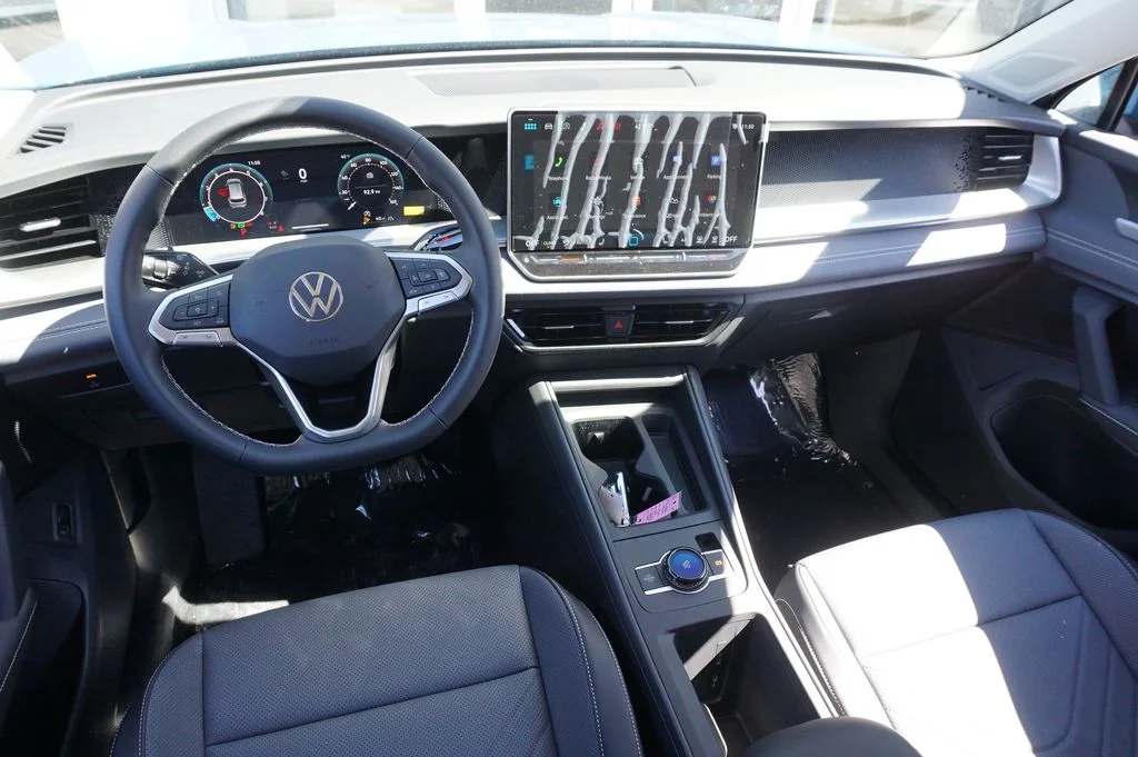 New 2026 Blue Volkswagen SE image 12