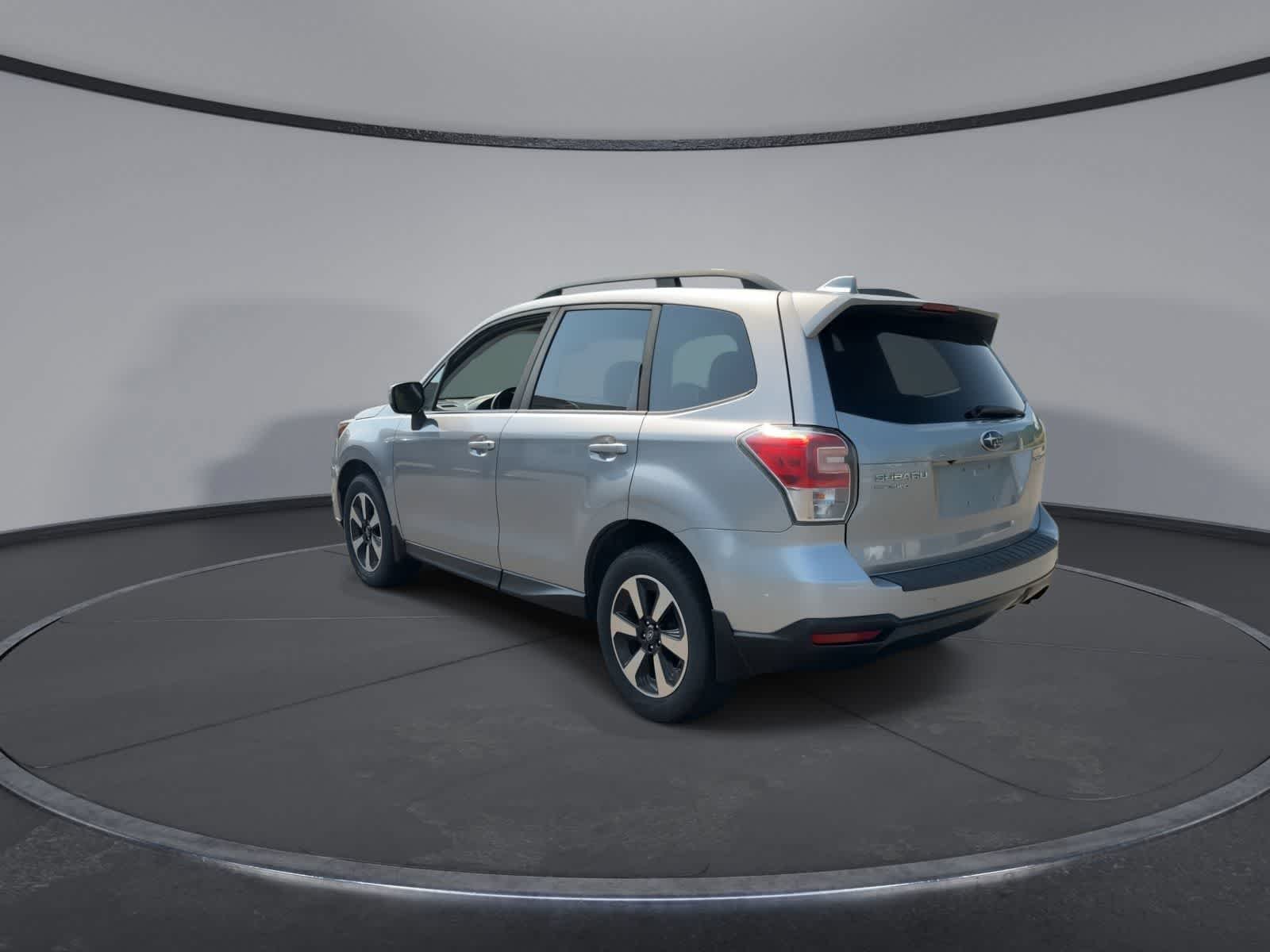 Used 2017 Ice Silver Metallic Subaru Premium image 6