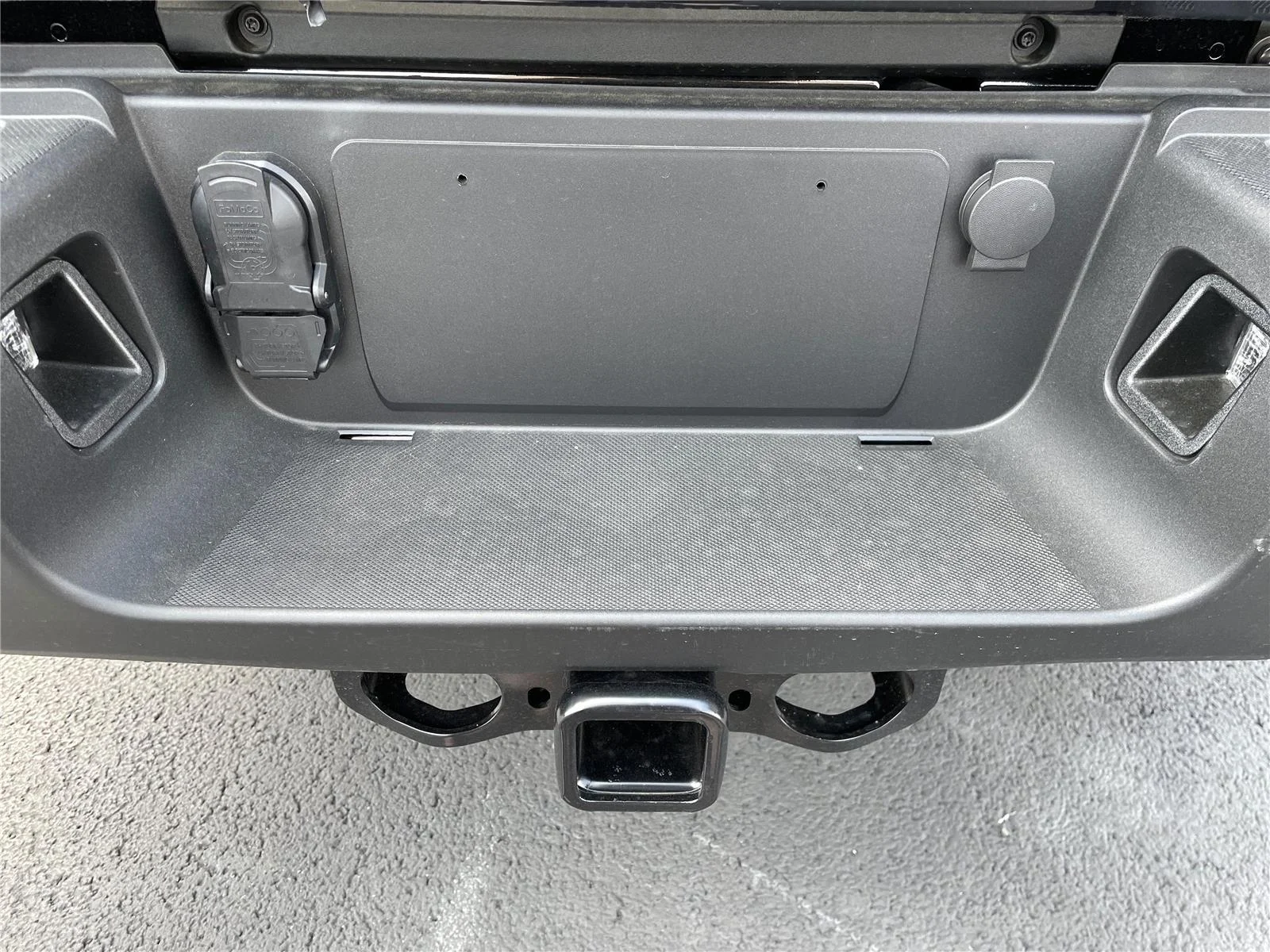 New 2026 Agate Black Metallic Ford Platinum image 6