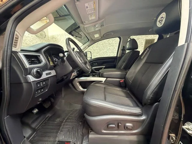 Used 2018 Magnetic Black Nissan PRO-4X image 23