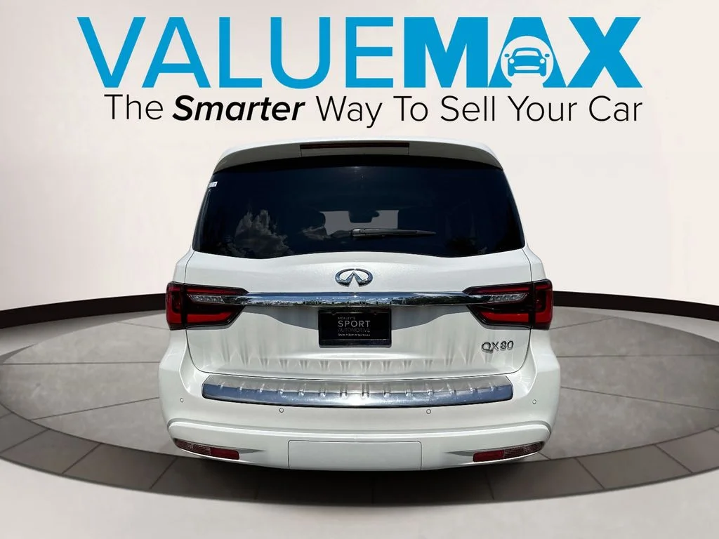 Used 2022 White INFINITI LUXE image 4