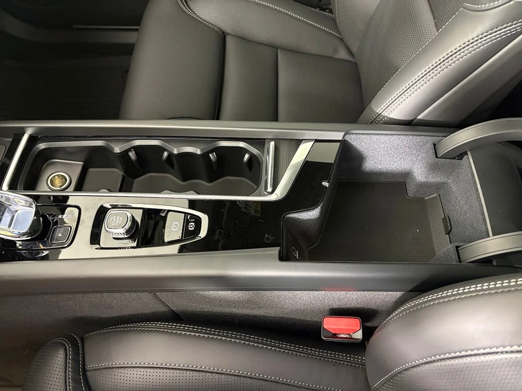 New 2026 Gray Metallic Volvo Ultra image 32