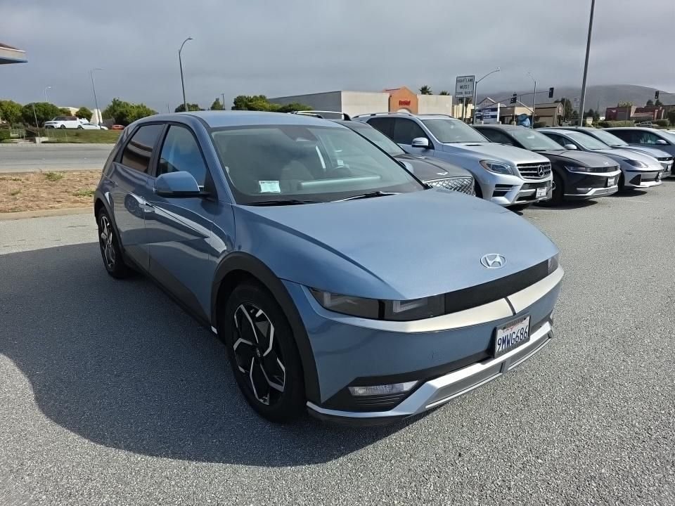 Used 2024 Blue Hyundai SE image 2