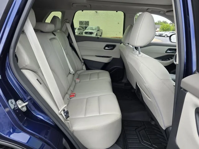 Certified Used 2024 Blu Blk Roof Nissan SL image 28