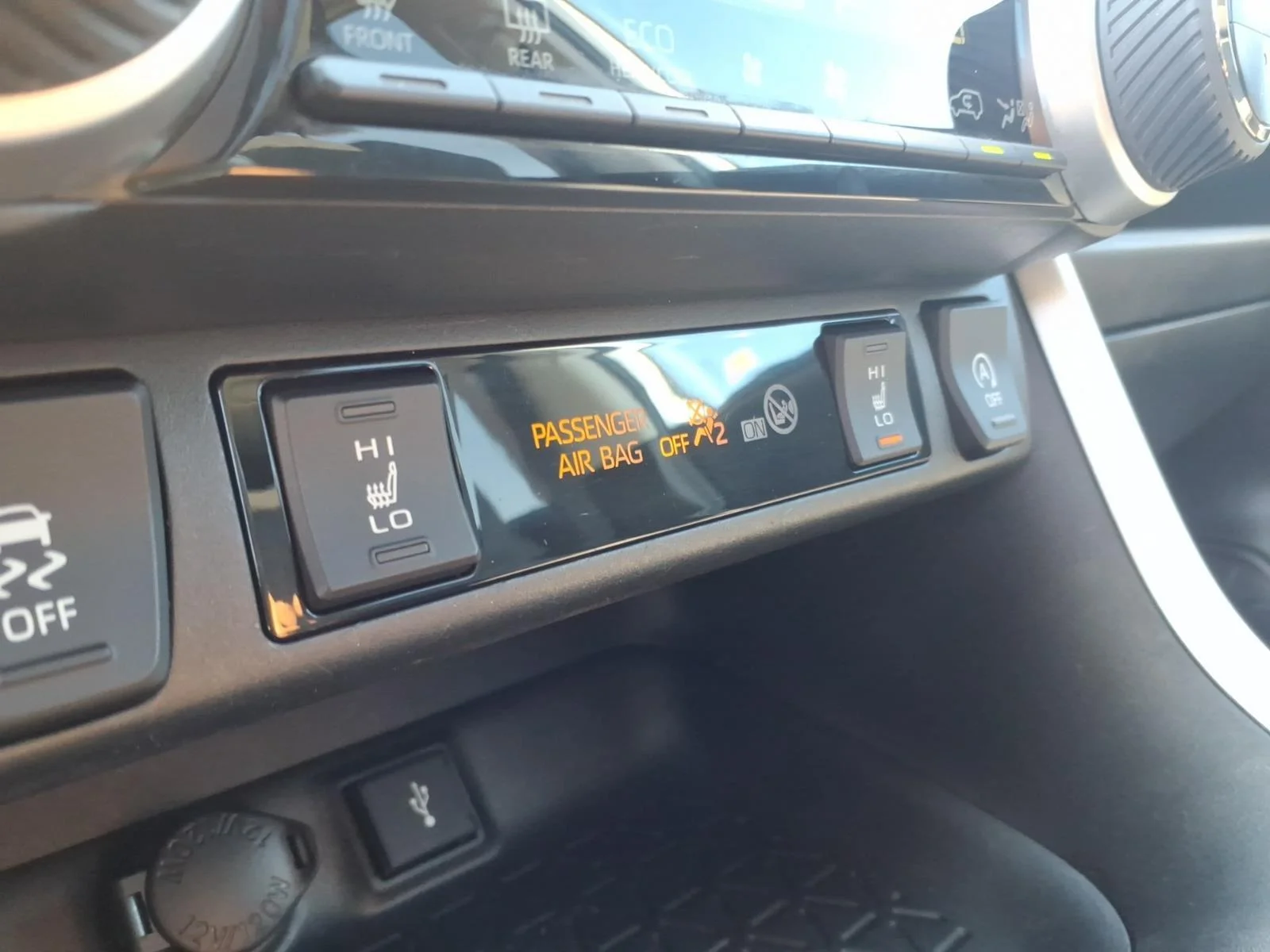 Used 2022  Toyota XLE image 5