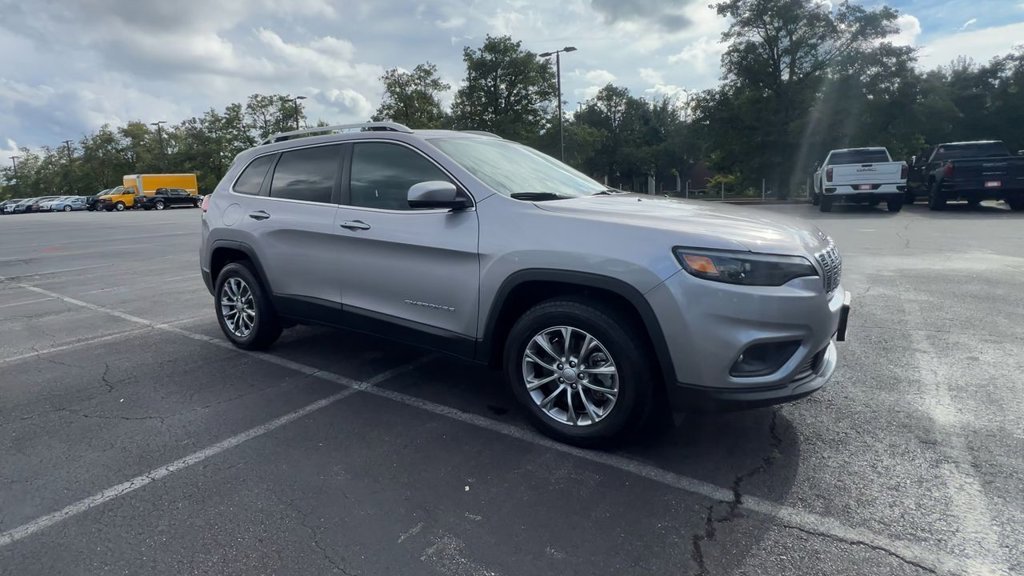 2021 Jeep Cherokee Latitude Lux Sport photo 2