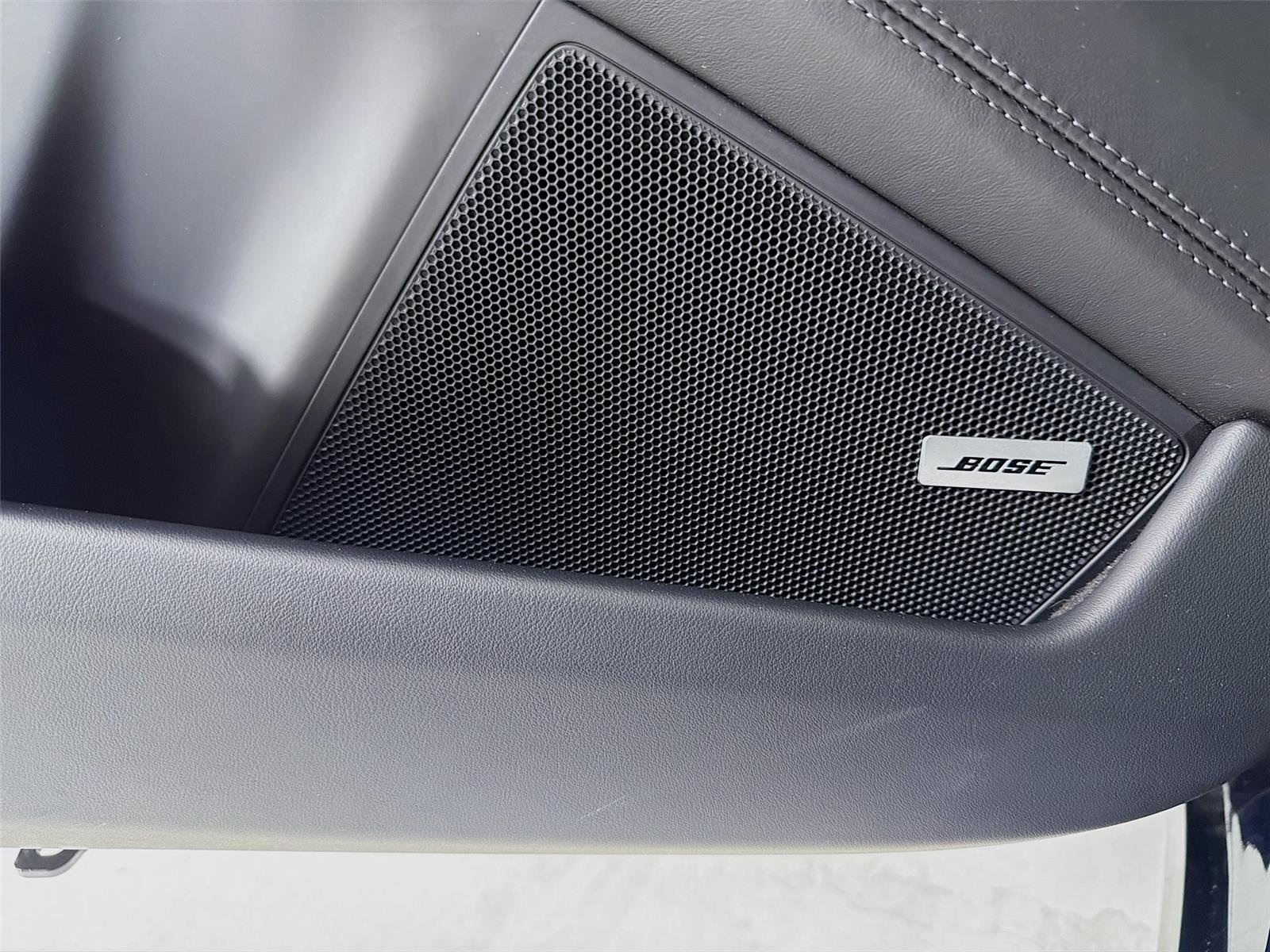 Used 2021  PORSCHE  image 12
