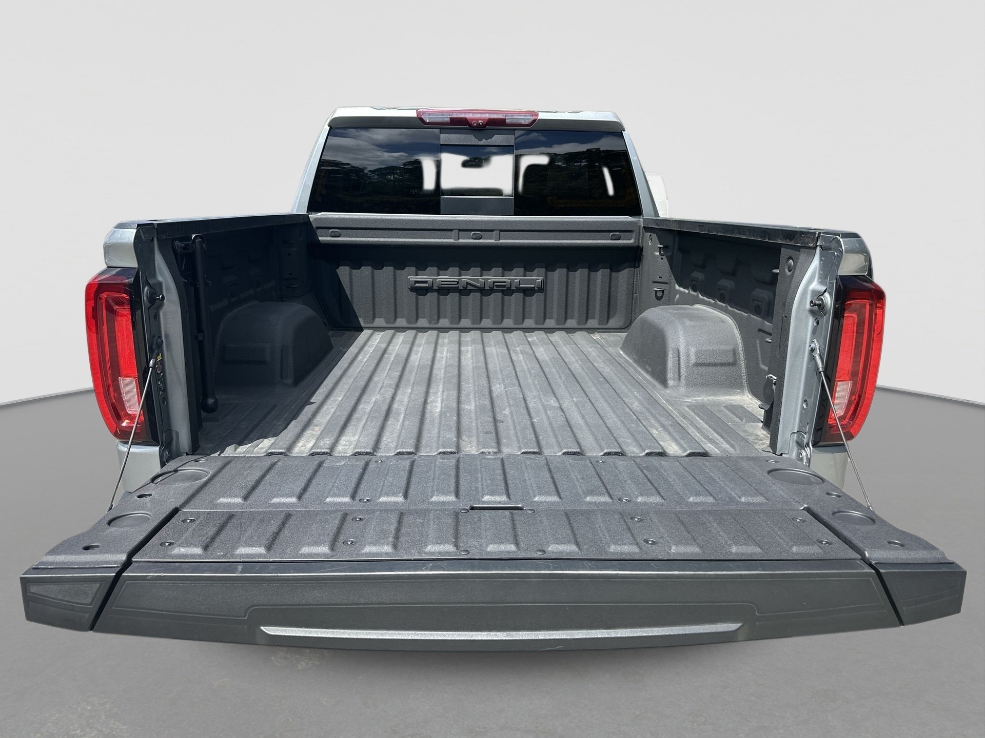 Certified Used 2023 STERLING METALLIC GMC Denali image 26