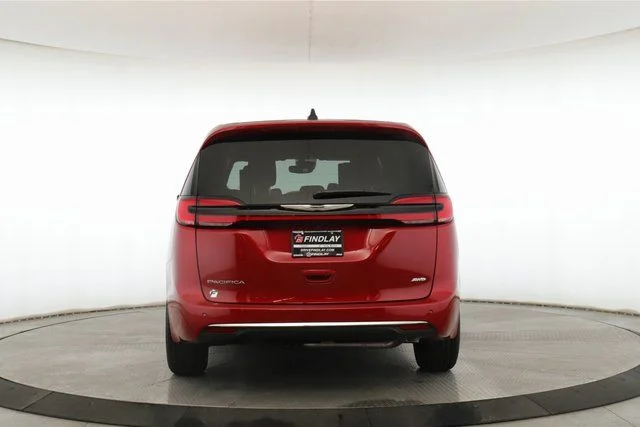 2026 Chrysler Pacifica Select - Photo 11