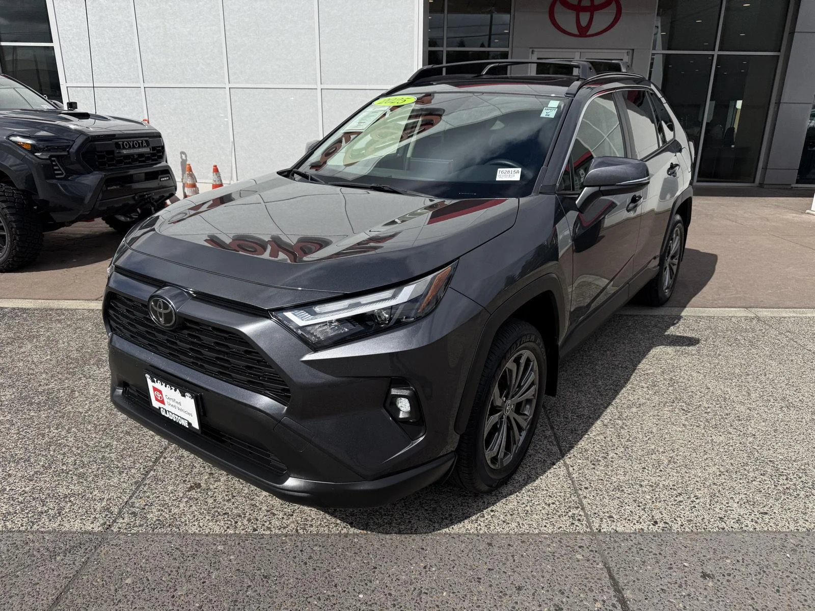Used 2025 Magnetic Gray Metallic Toyota Hybrid XLE Premium image 4