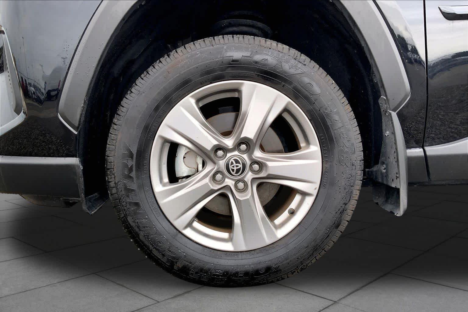 Used 2025 Midnight Black Metallic Toyota XLE image 11