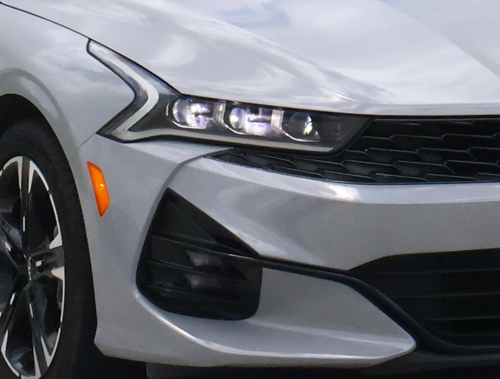 Used 2024 Wolf Gray Kia GT-Line image 7