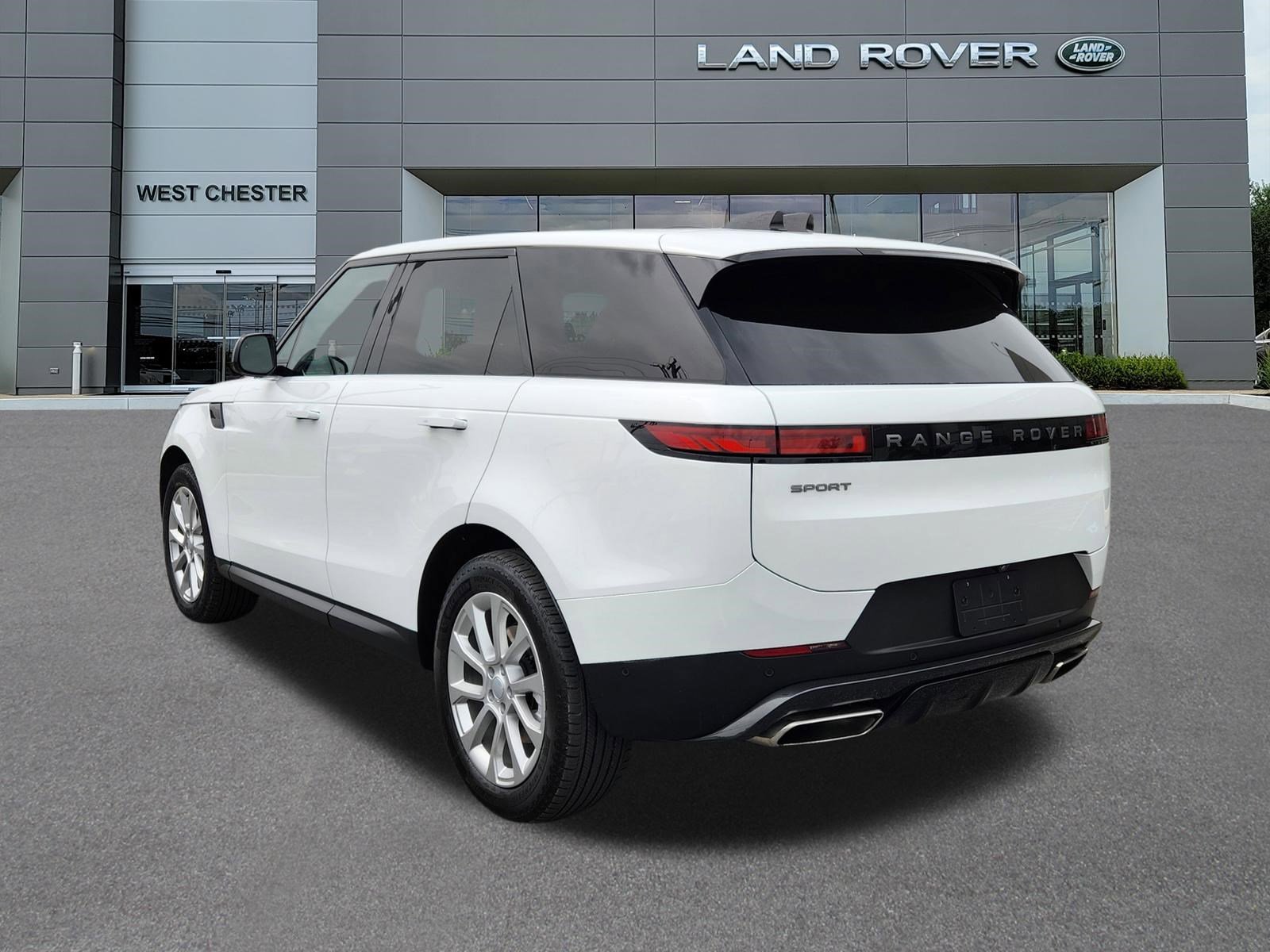 Certified Used 2024 Fuji White Land Rover SE image 3