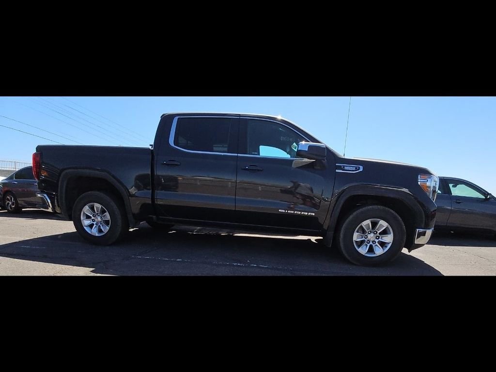 Used 2020 Black GMC SLE image 1
