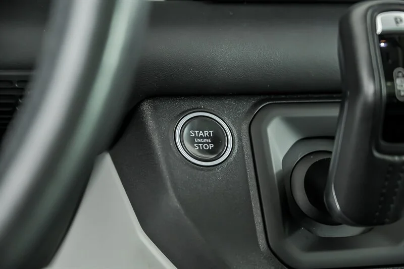 Used 2020 Fuji White Land Rover 110 HSE image 28