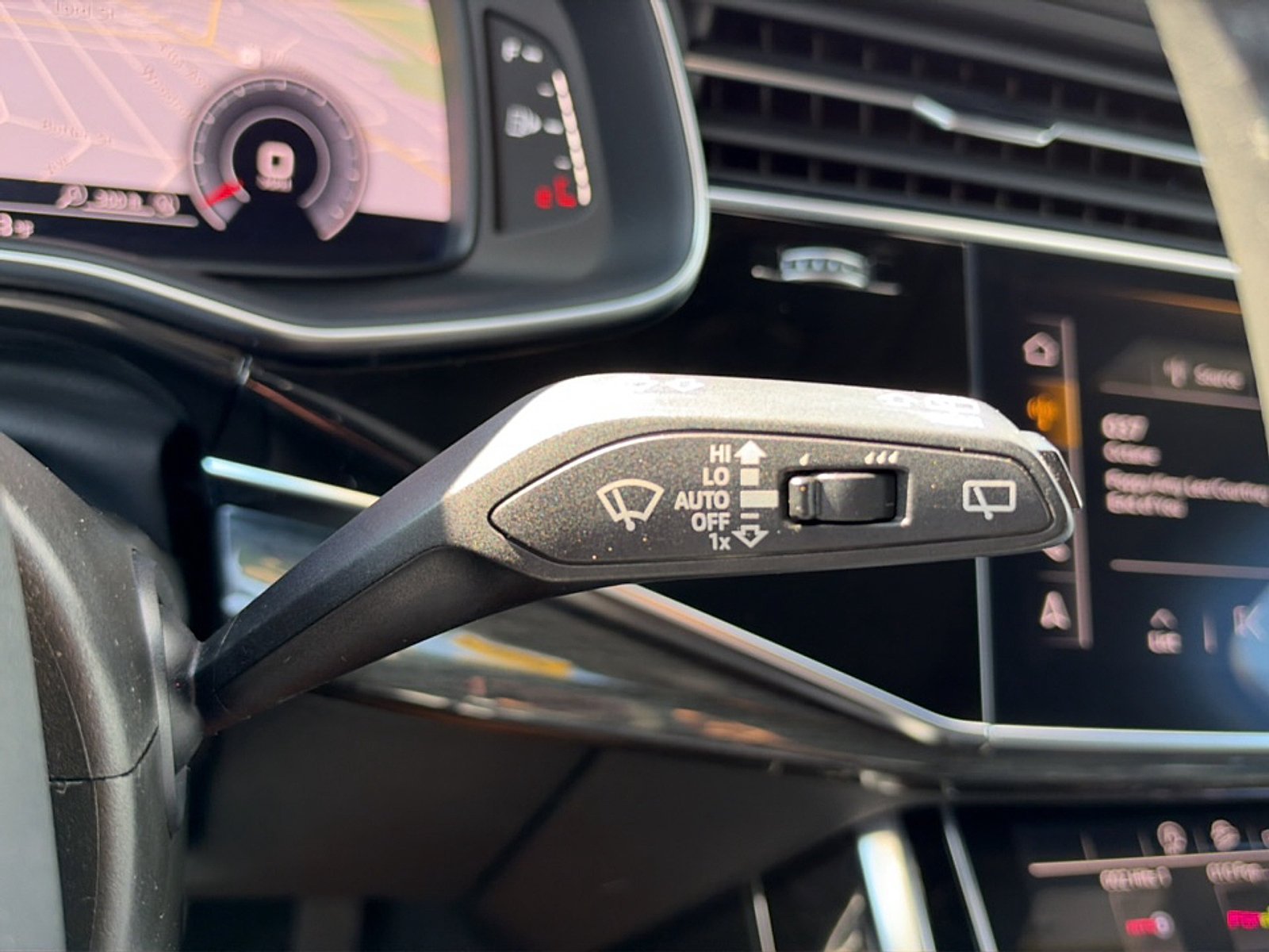 2020 Audi Q7 Premium Plus - Photo 37