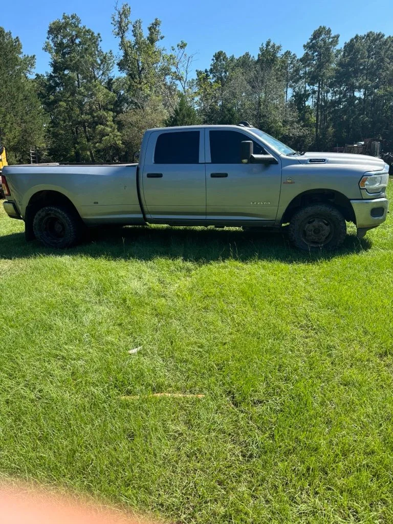 Used 2022 Silver Ram Tradesman image 9
