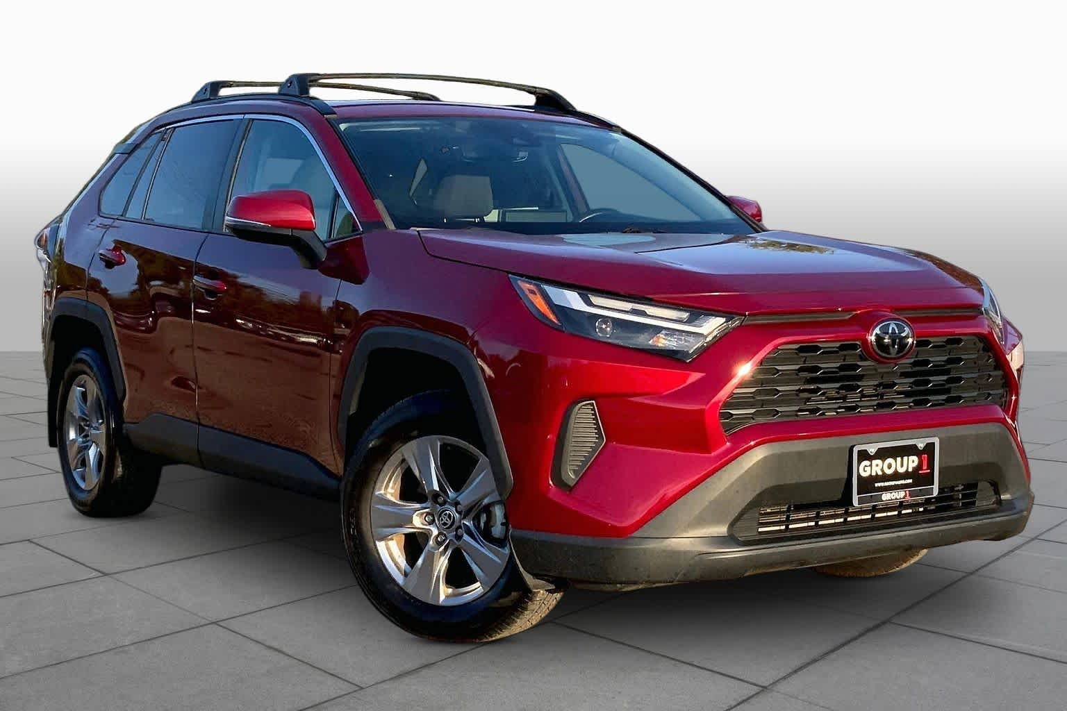 Used 2024 Ruby Flare Pearl Toyota XLE image 3