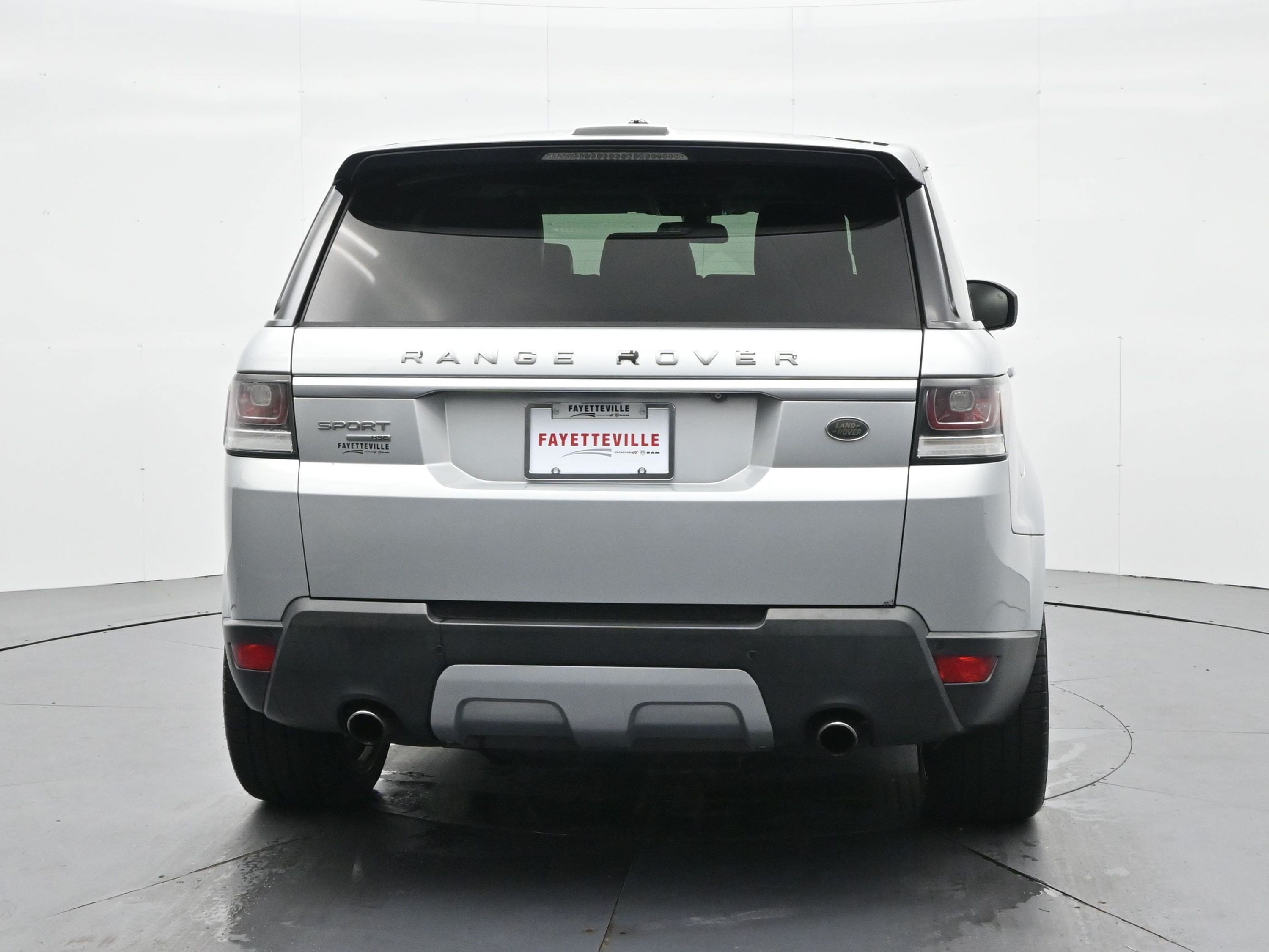 Used 2014 Causeway Gray Metallic Land Rover HSE image 6
