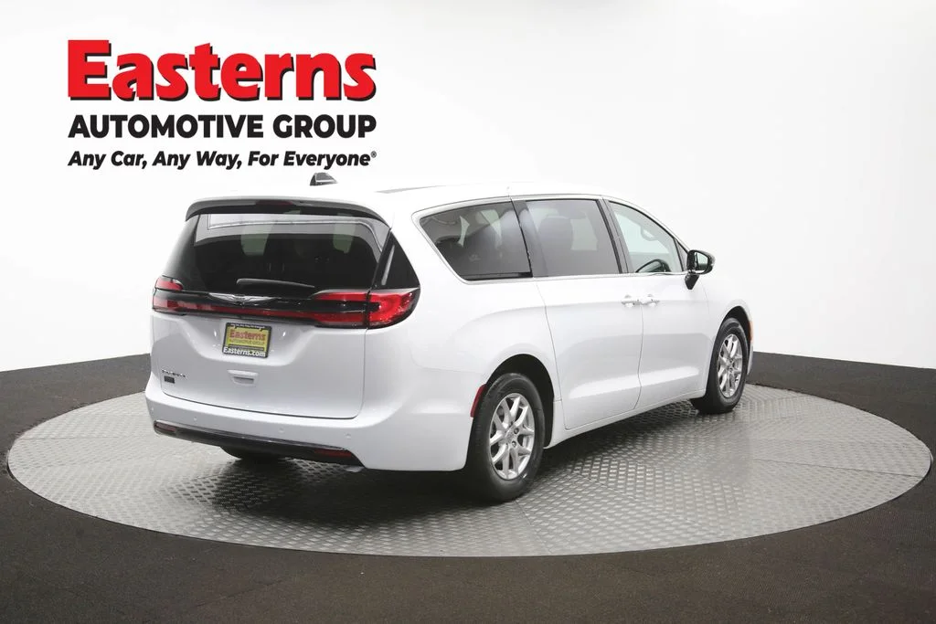 Used 2024 White Chrysler Touring L image 41