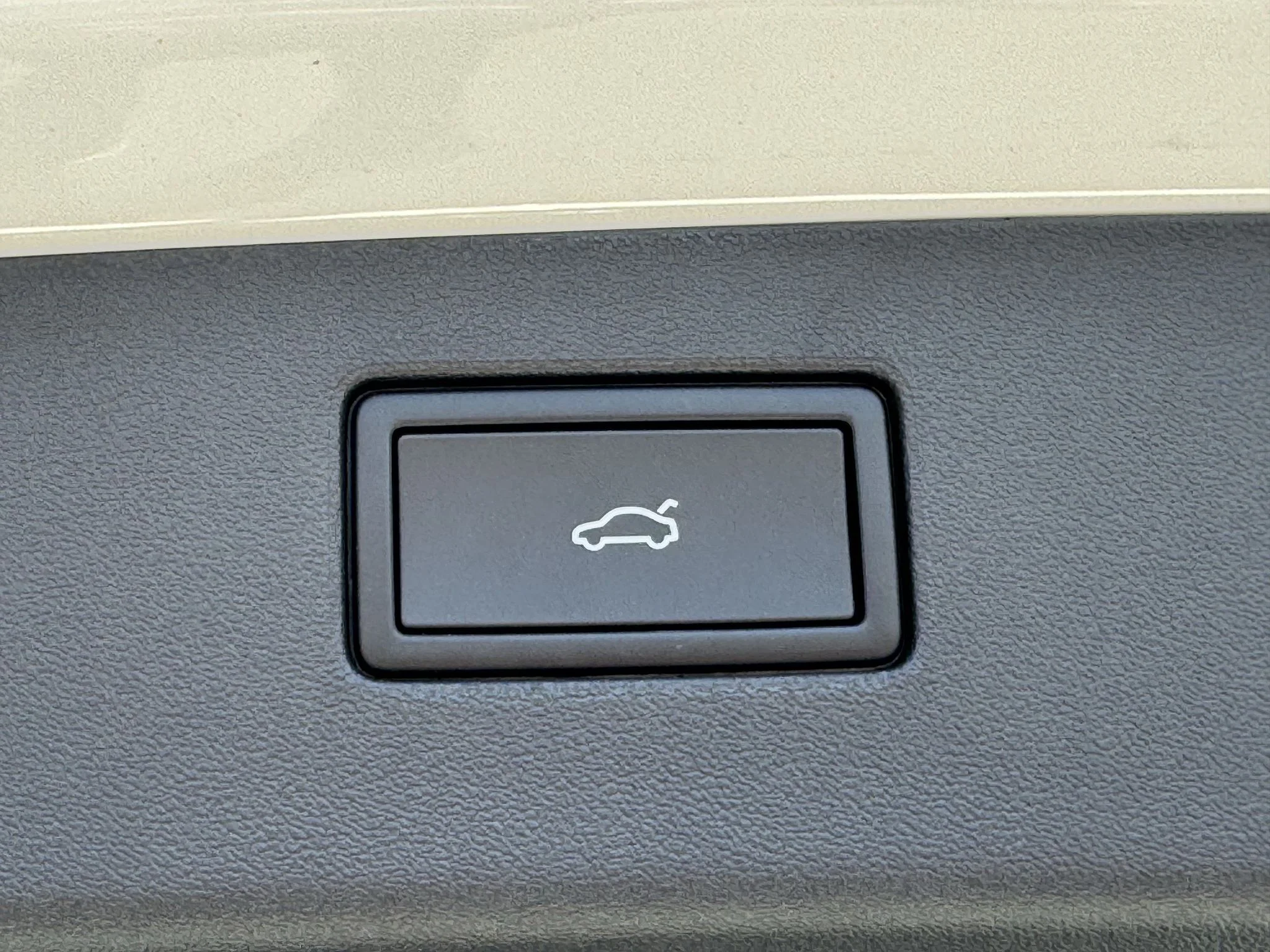 New 2026 Pure White Volkswagen SE image 34
