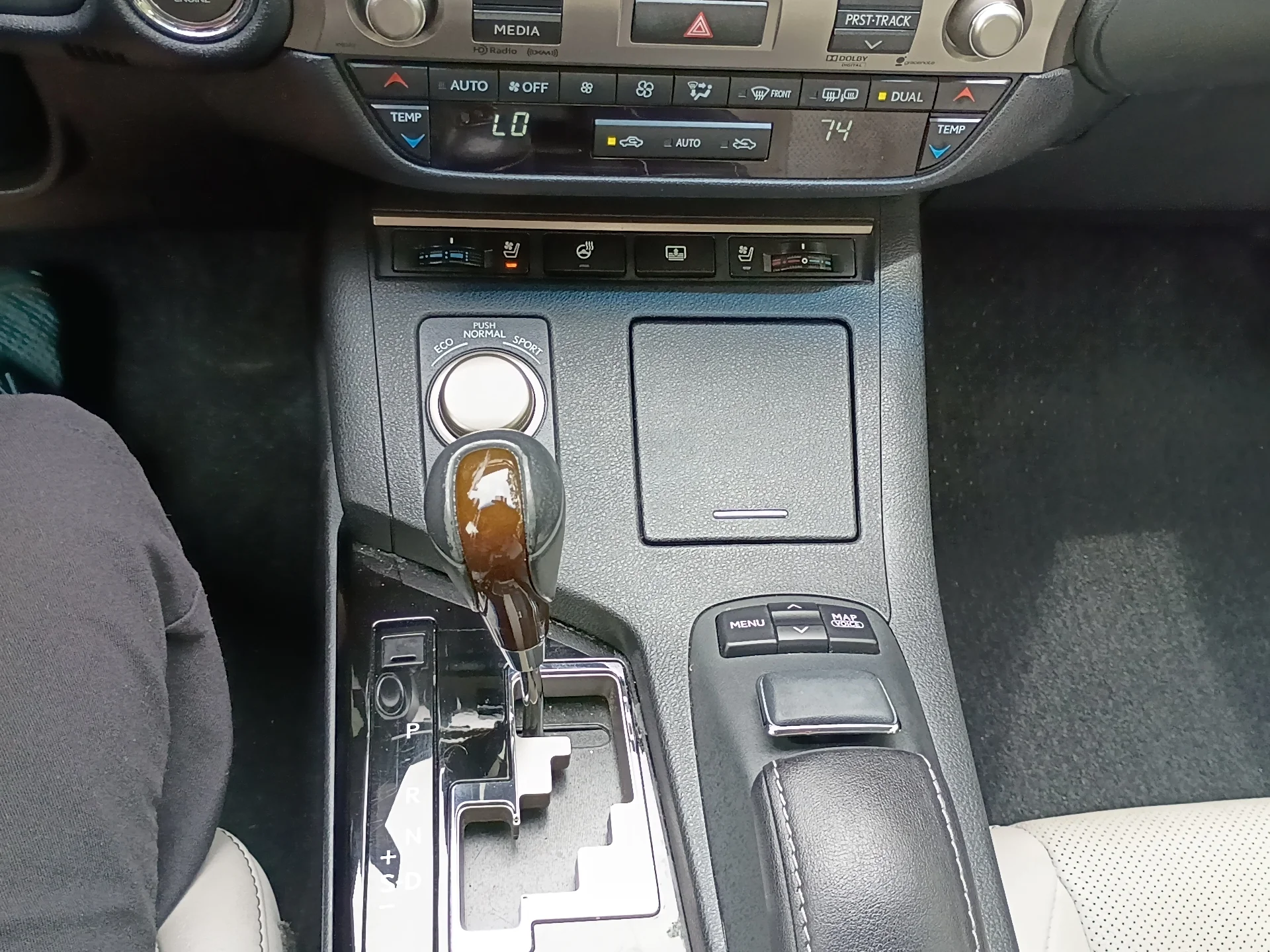 Used 2014 Silver Lining Metallic Lexus Base image 27