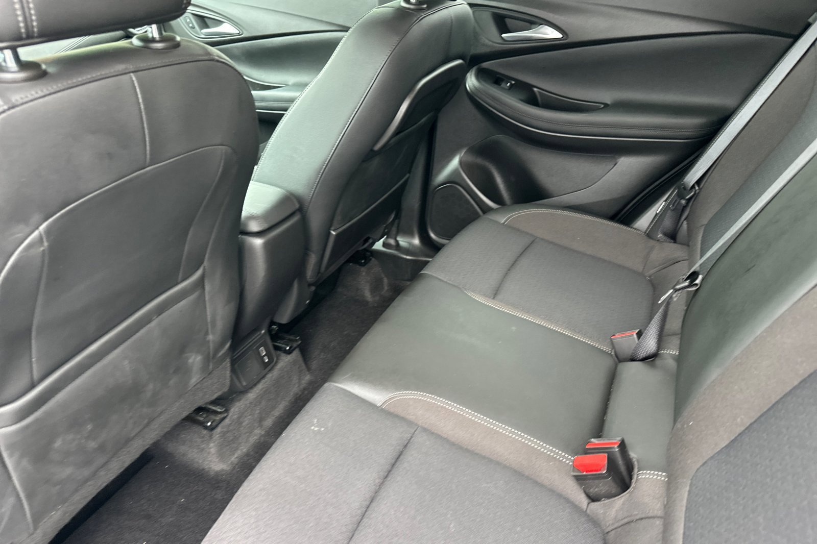 Used 2021 Summit White Buick Preferred image 12