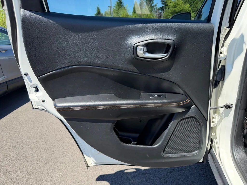 Used 2020 White Clearcoat Jeep Limited image 29