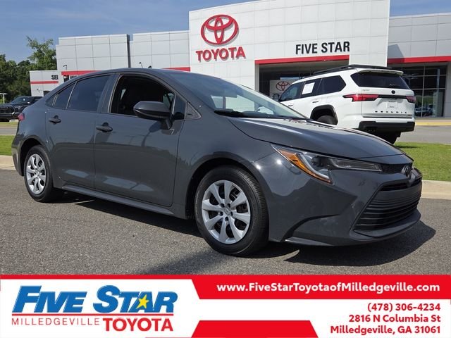 Used 2023  Toyota LE image 1