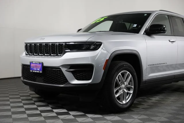 Used 2025 Silver Jeep Laredo X image 25