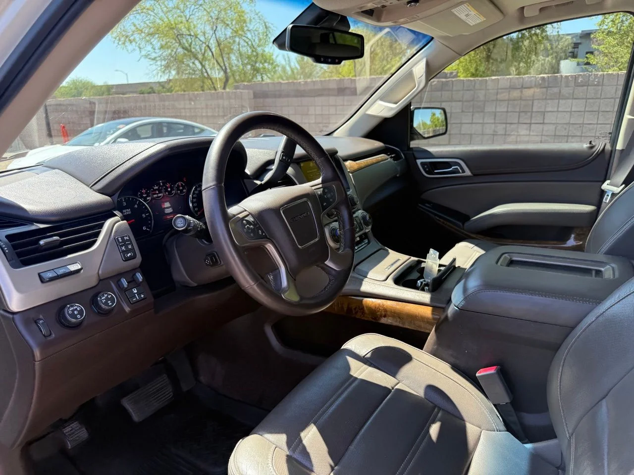 Used 2015 White Diamond Tricoat GMC Denali image 13