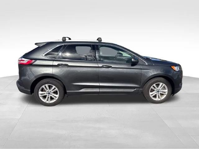 Used 2019 Gray Ford SEL image 7