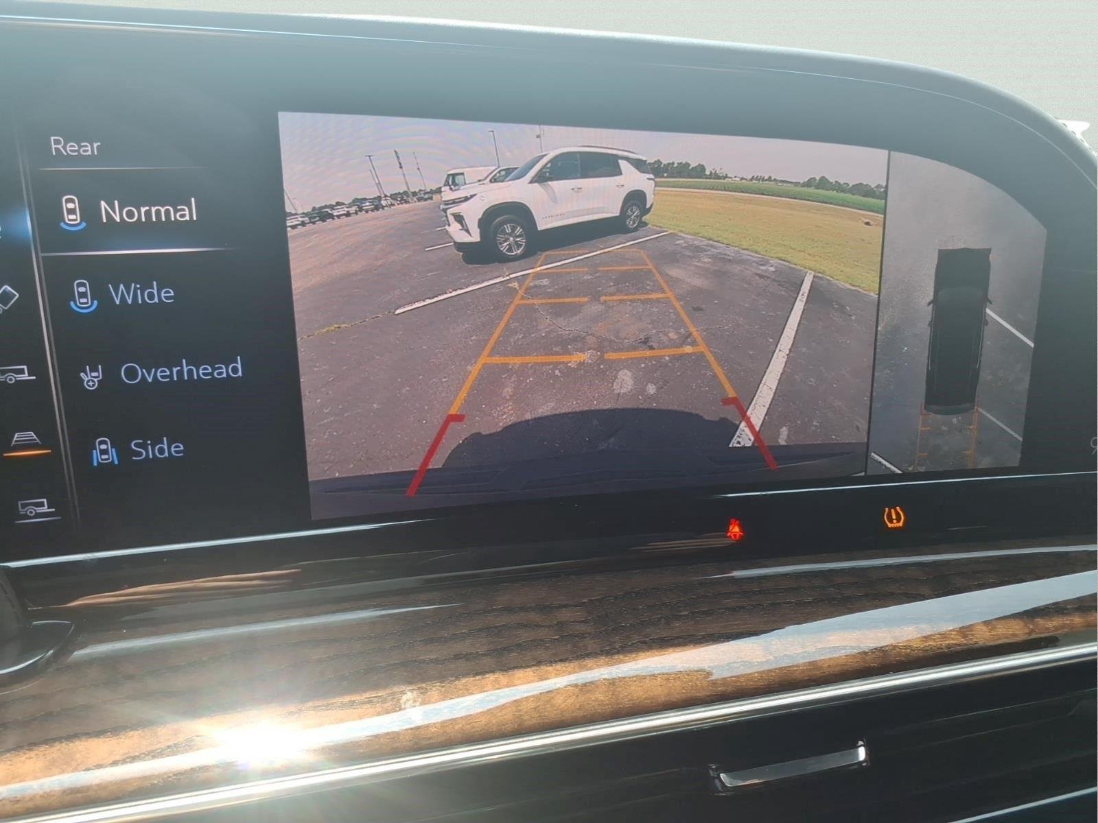 Used 2021 CRYSTAL WHITE TRICOAT Cadillac Sport Platinum image 31