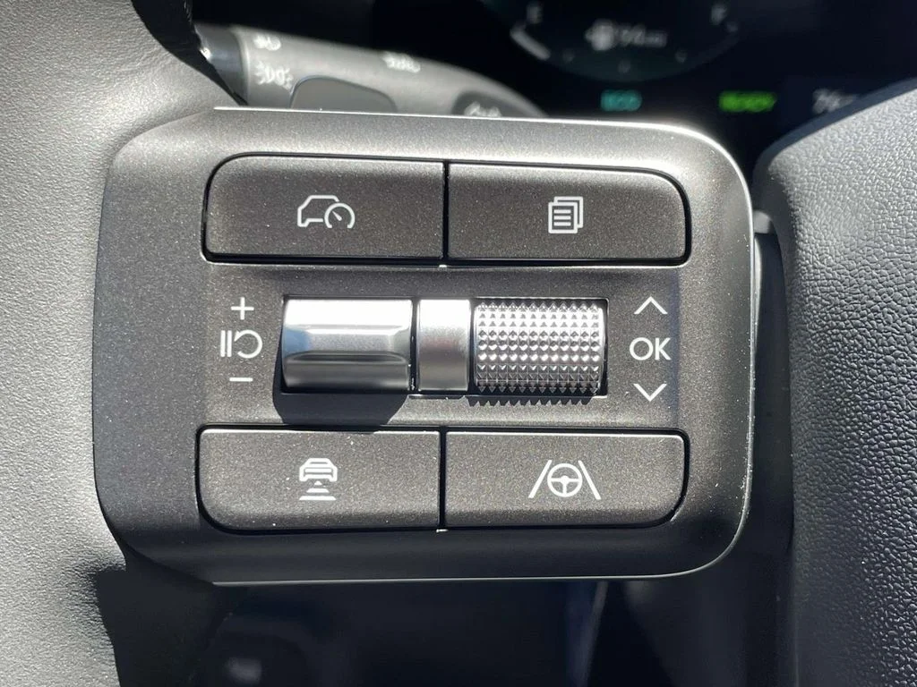 New 2026 Black Hyundai SEL image 22