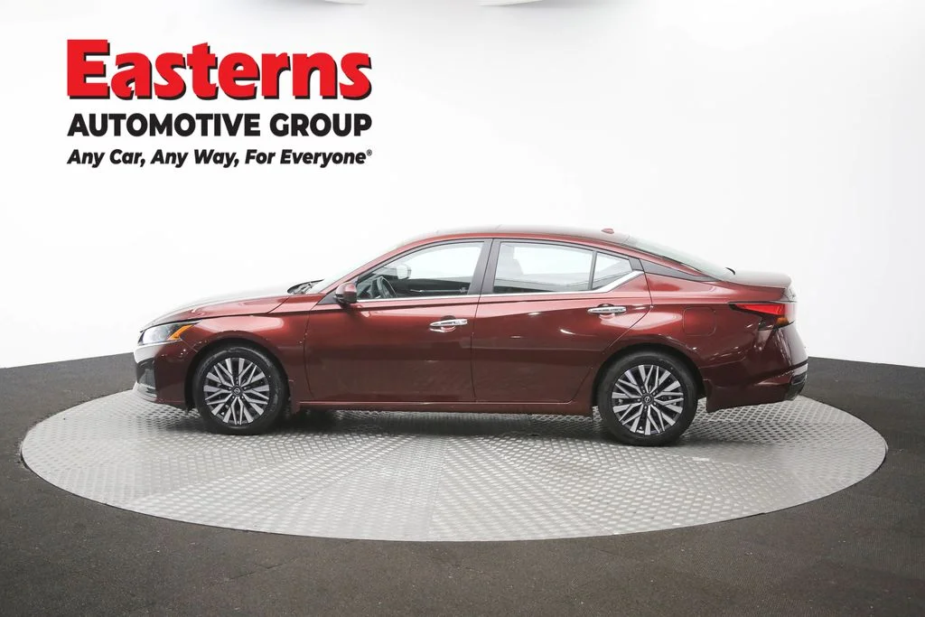 Used 2023 Red Nissan 2.5 SV image 64