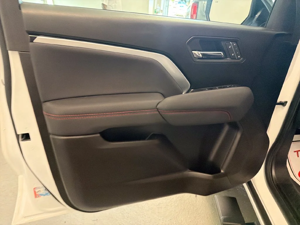 Used 2026 White Chevrolet Z71 image 12