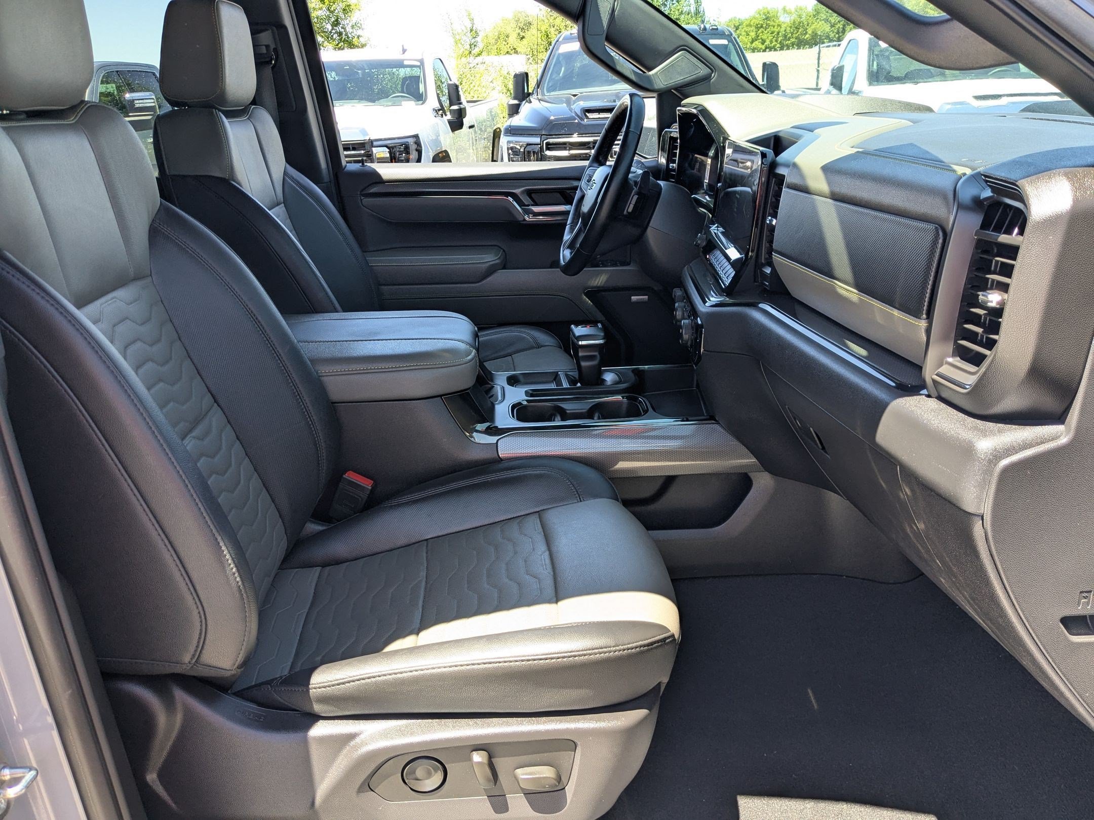 Used 2024 Slate Gray Metallic Chevrolet ZR2 image 30