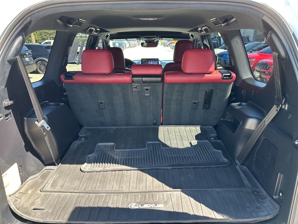 Used 2022 White Lexus 460 image 13