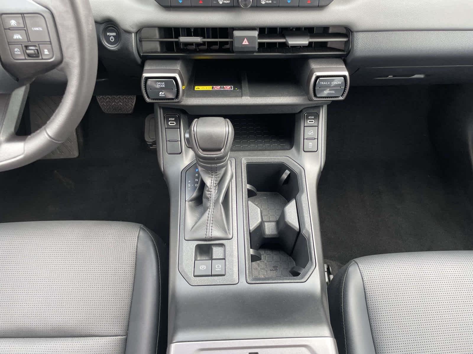 Used 2026 Wind Chill Pearl Toyota XLE Premium image 32