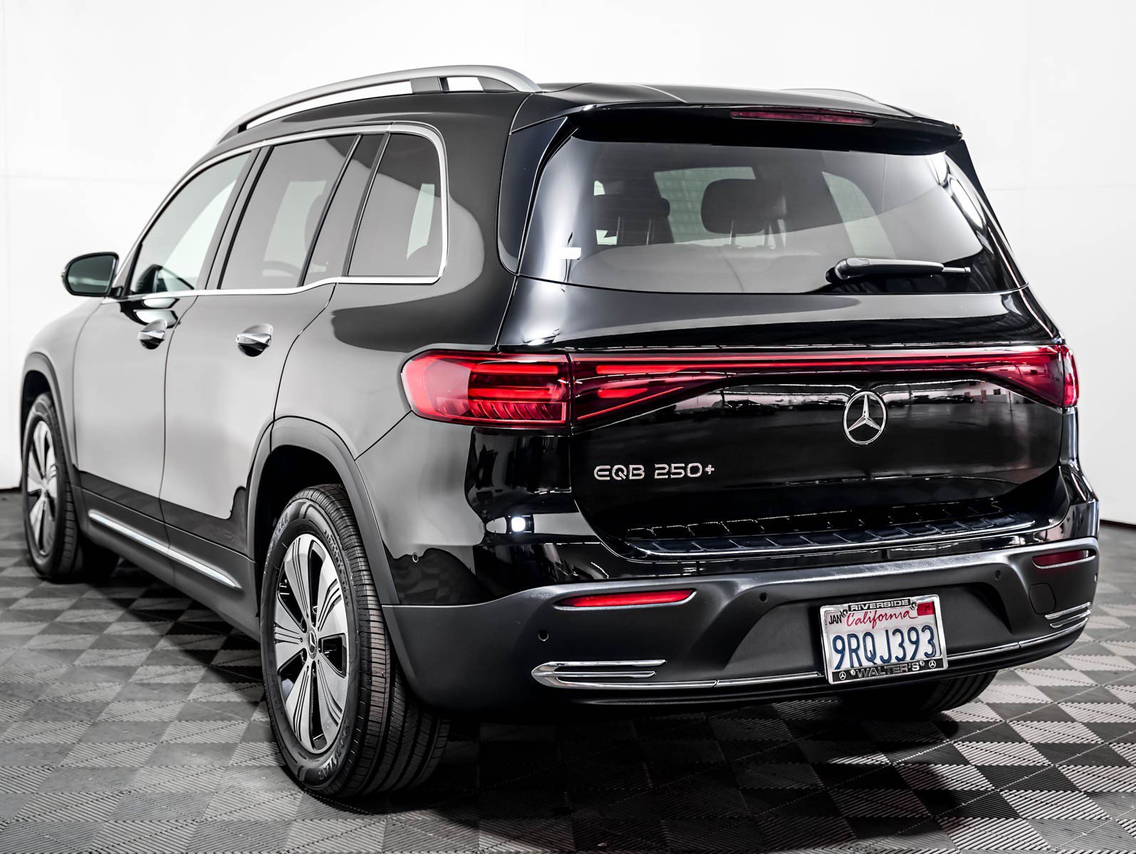 Certified 2024 Mercedes-Benz EQB Base with VIN W1N9M0CBXRN092767 for sale in Riverside, CA