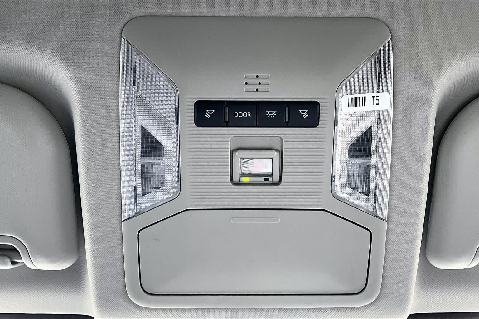 Used 2025 Ice Toyota LE image 33