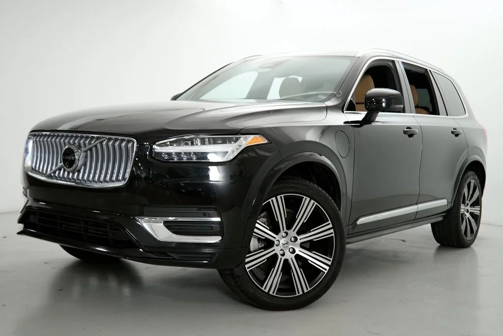 Certified Used 2024 Onyx Black Volvo Ultimate image 2