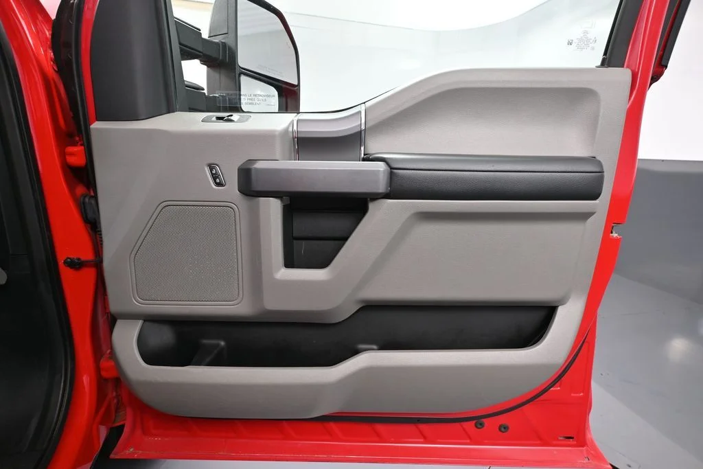 Used 2020 Red Ford XLT image 33