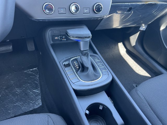 Used 2027 Green Hyundai SE image 20